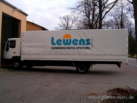 plane_lkw002.jpg